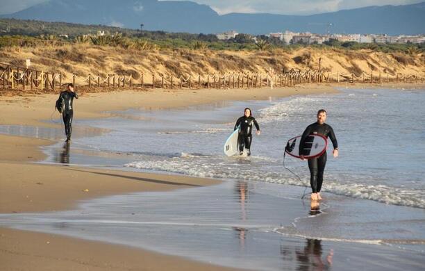 Tu Tienda y Escuela de Surf en Alicante: Delocos Surf Shop. Surf, Paddle Surf, Surfskate. Todo lo que necesitas para disfrutar del Surf.