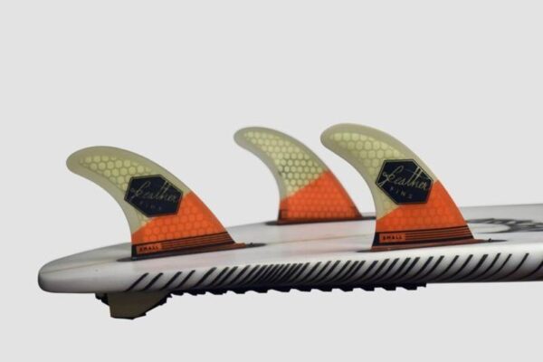 quillas-de-surf-feather-fins-ultralight-future-orange-white-3